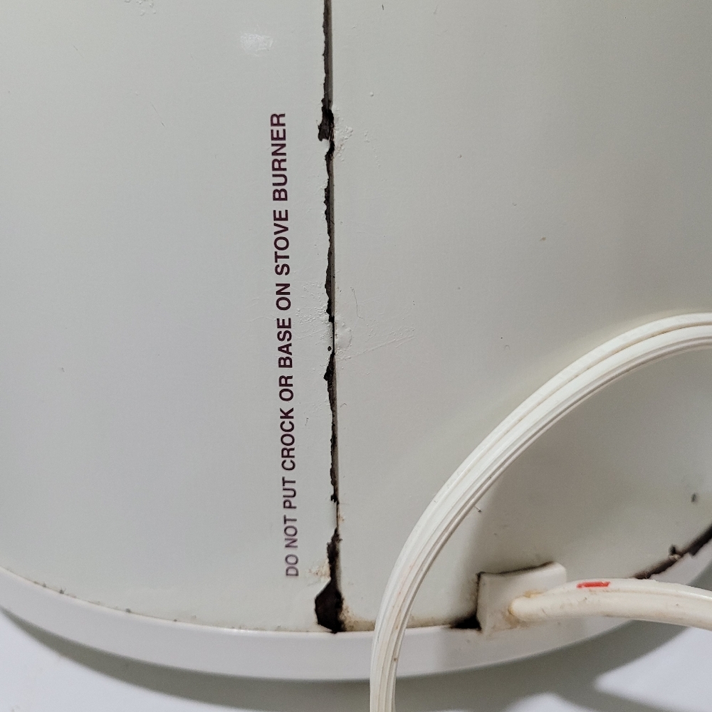 Cream Cookware Slow Cooker with Temperature Control - Picture 9 of 9